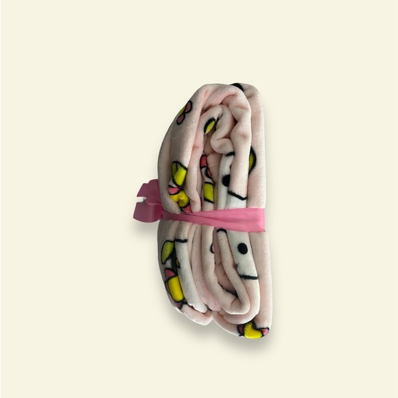 Hello kitty plush blanket - Picture 4 of 5